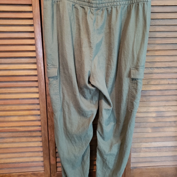 Banana Republic Cropped Pants - Picture 7 of 13